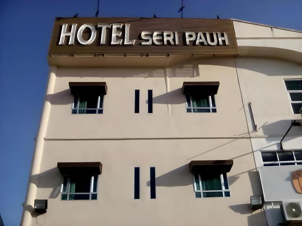 Hotel Seri Pauh Джорджтаун Экстерьер фото